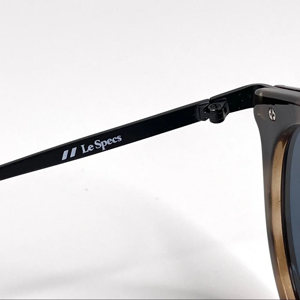 LE SPECS No Smirking Round Sunglasses New Volcanic Tort / Black